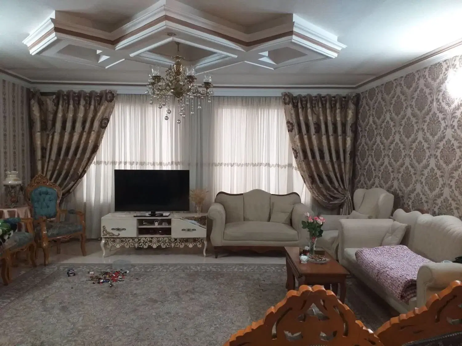 ۱۴۵متر ۳خواب آسانسوردار اواسط امامت نزدیک حاشیه