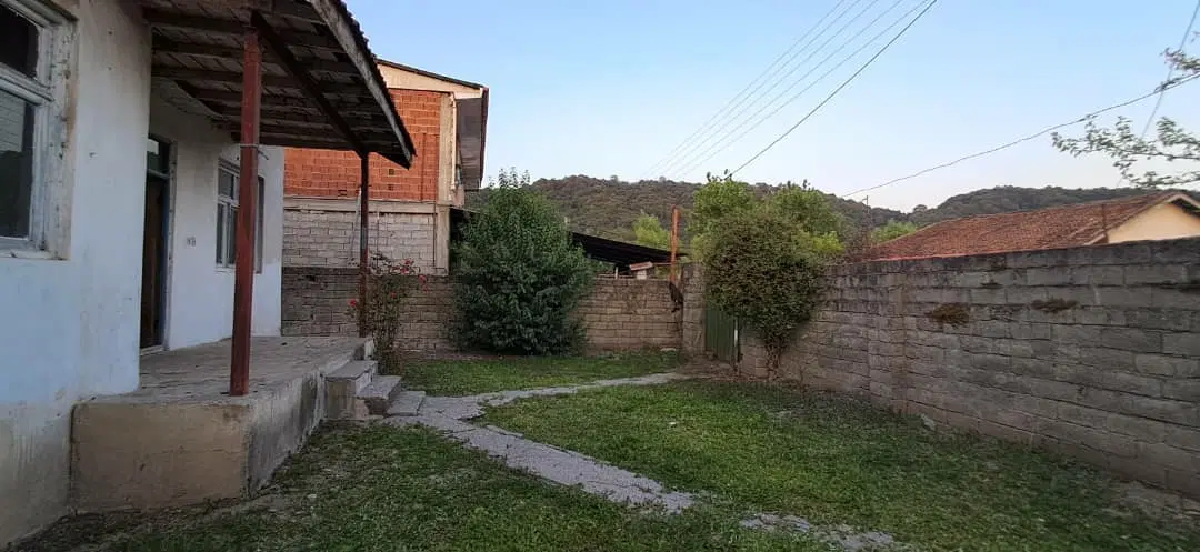 ۳۰۰ متر زمین مسکونی