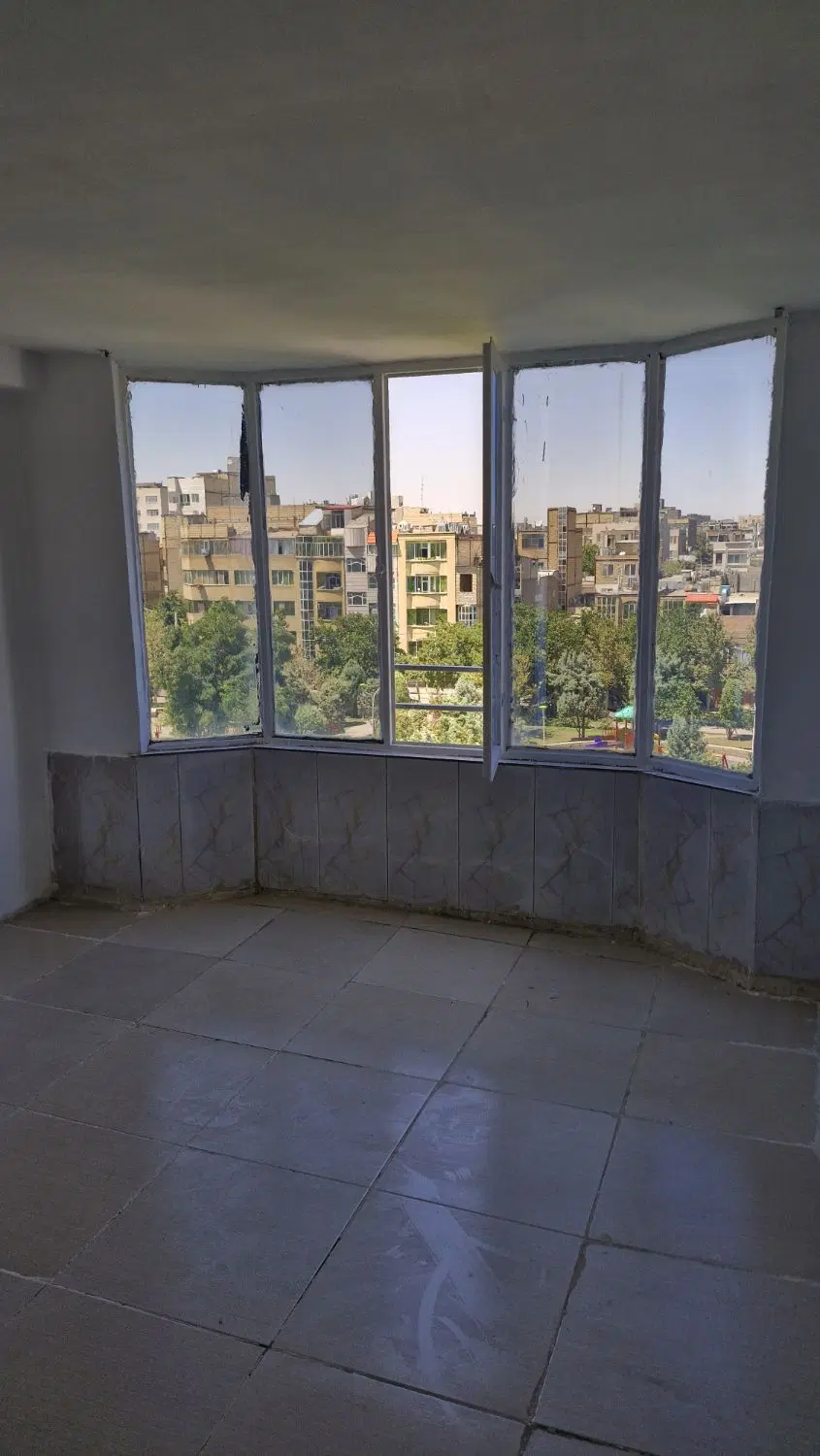 مغازه ۹۵ متری حاشیه پارک