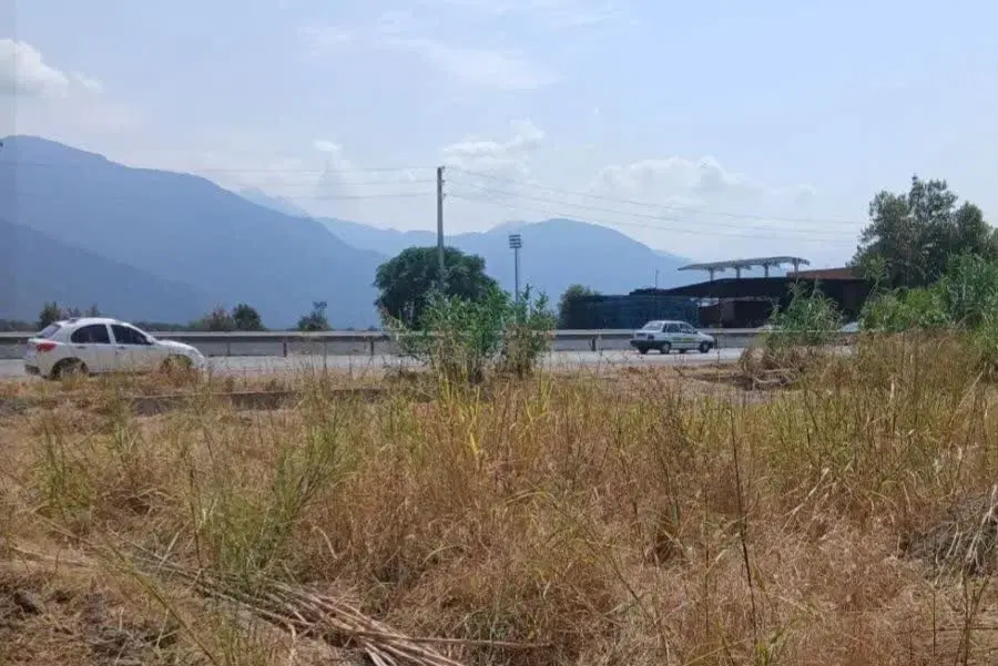 زمین بر اتوبان