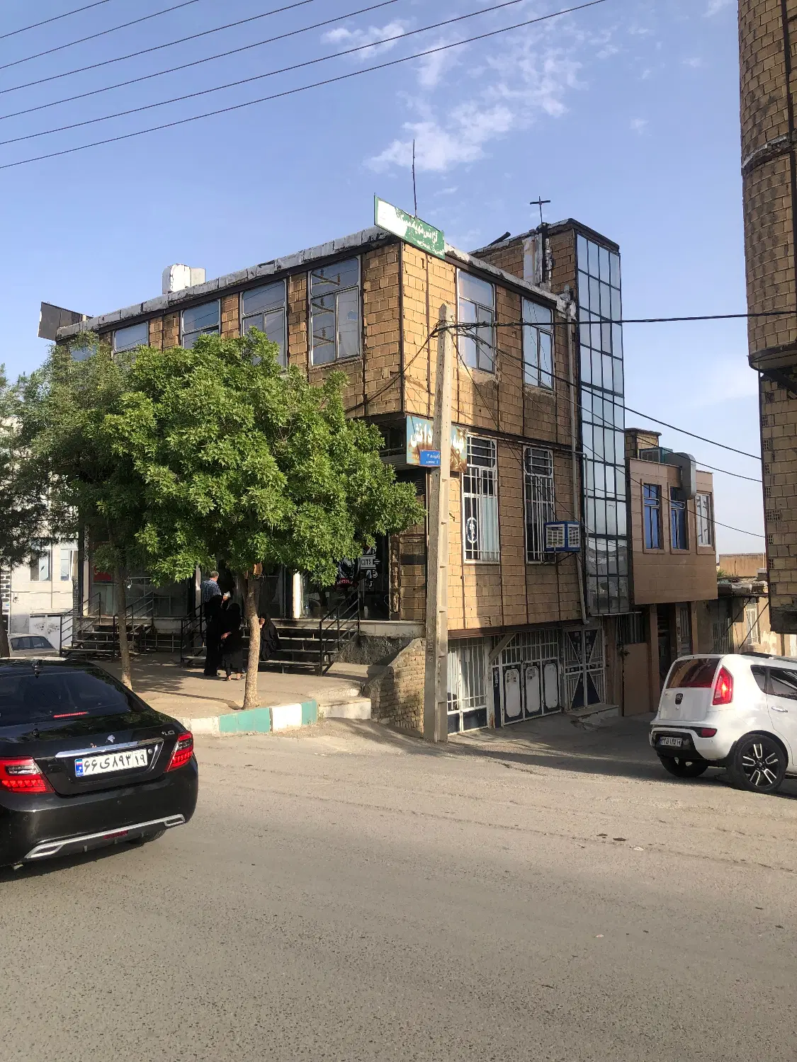 ۱واحد پارکینگدار بر خیابان اصلی بلوار باغ ابریشم