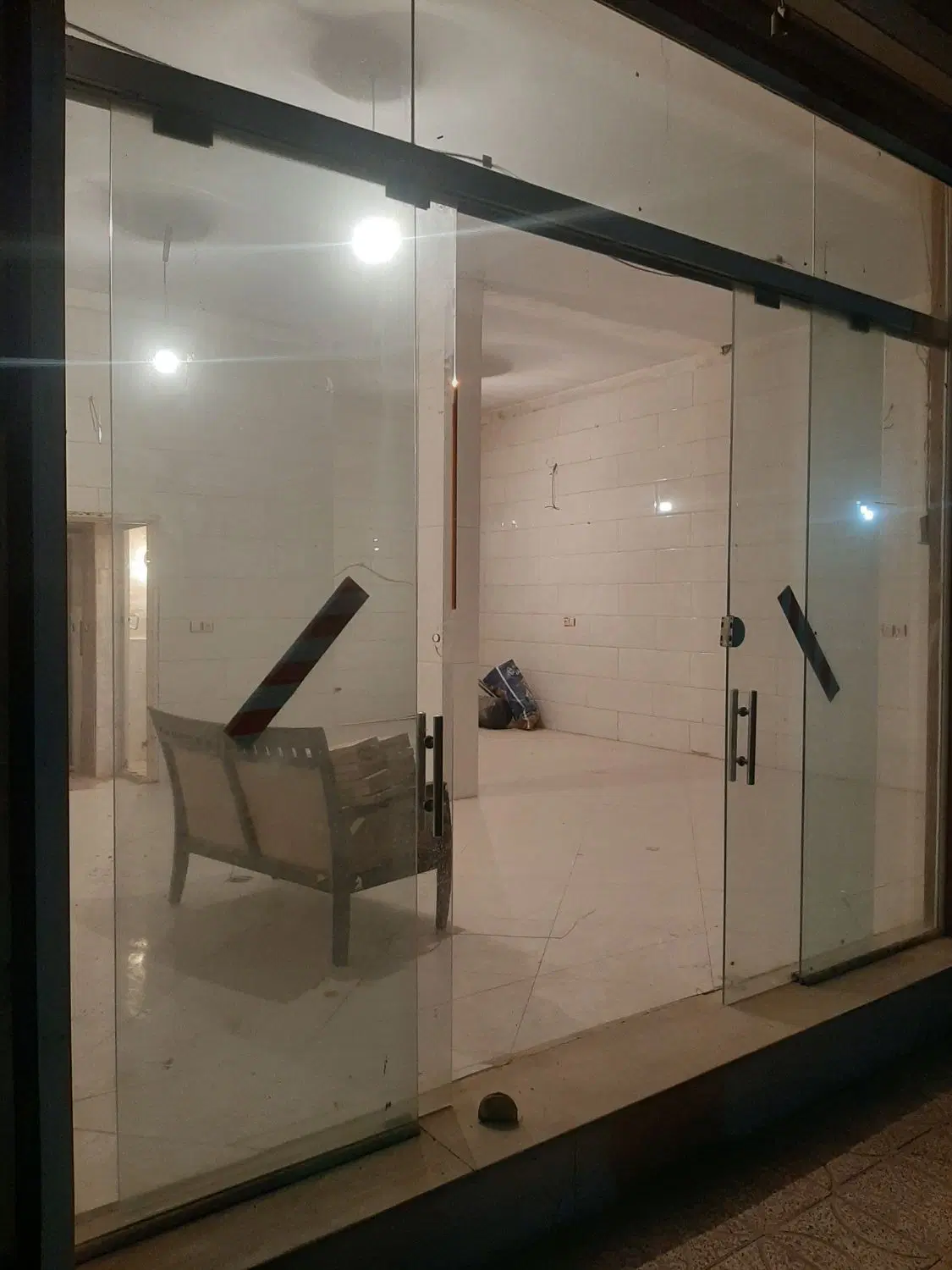 دو دهنه مغازه در شهرک سفیدار