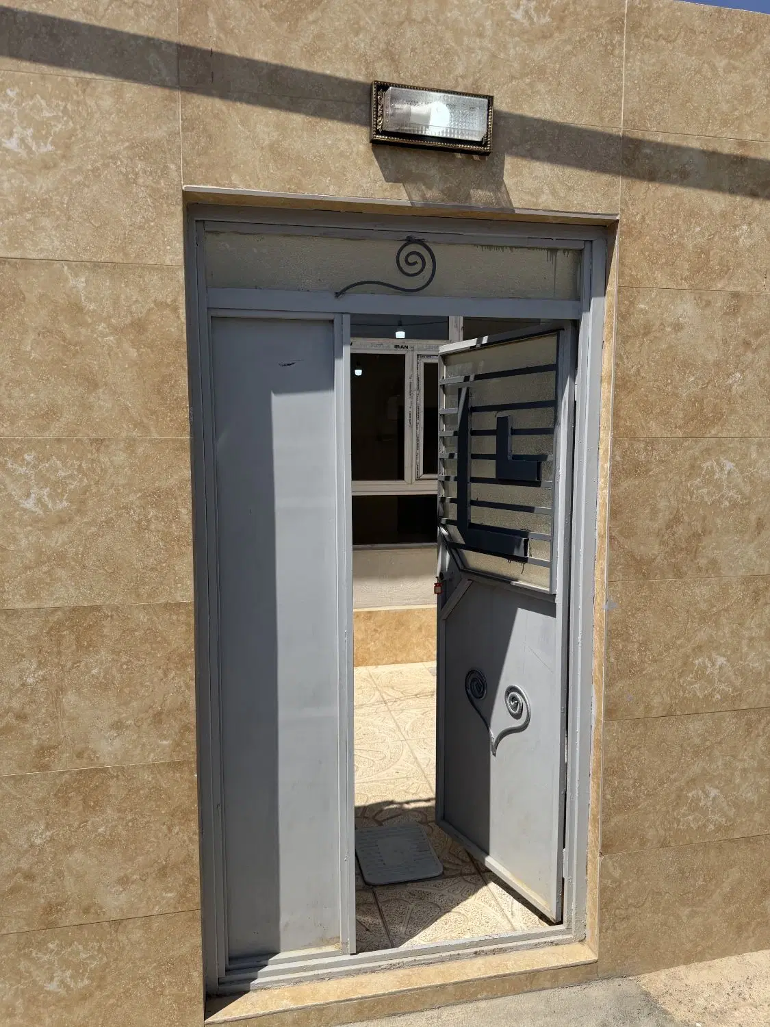 خانه ۷۲ متری تازه ساخت در آناخاتون