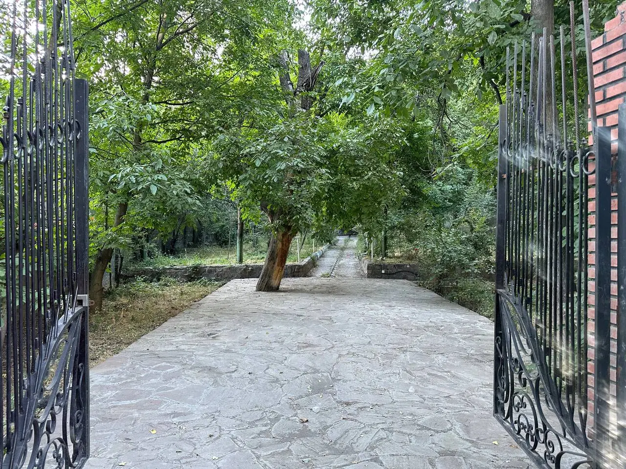 باغ ویلا در دل طبیعت زشک