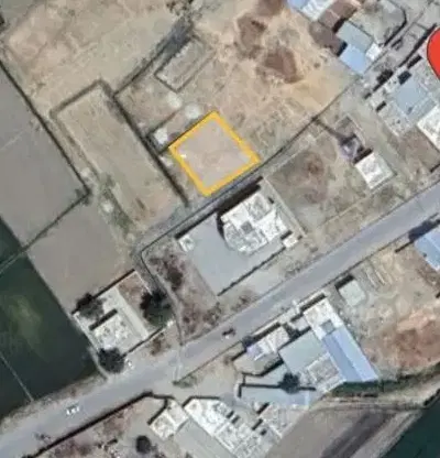 زمین به مساحت ۴۰۰متر مربع