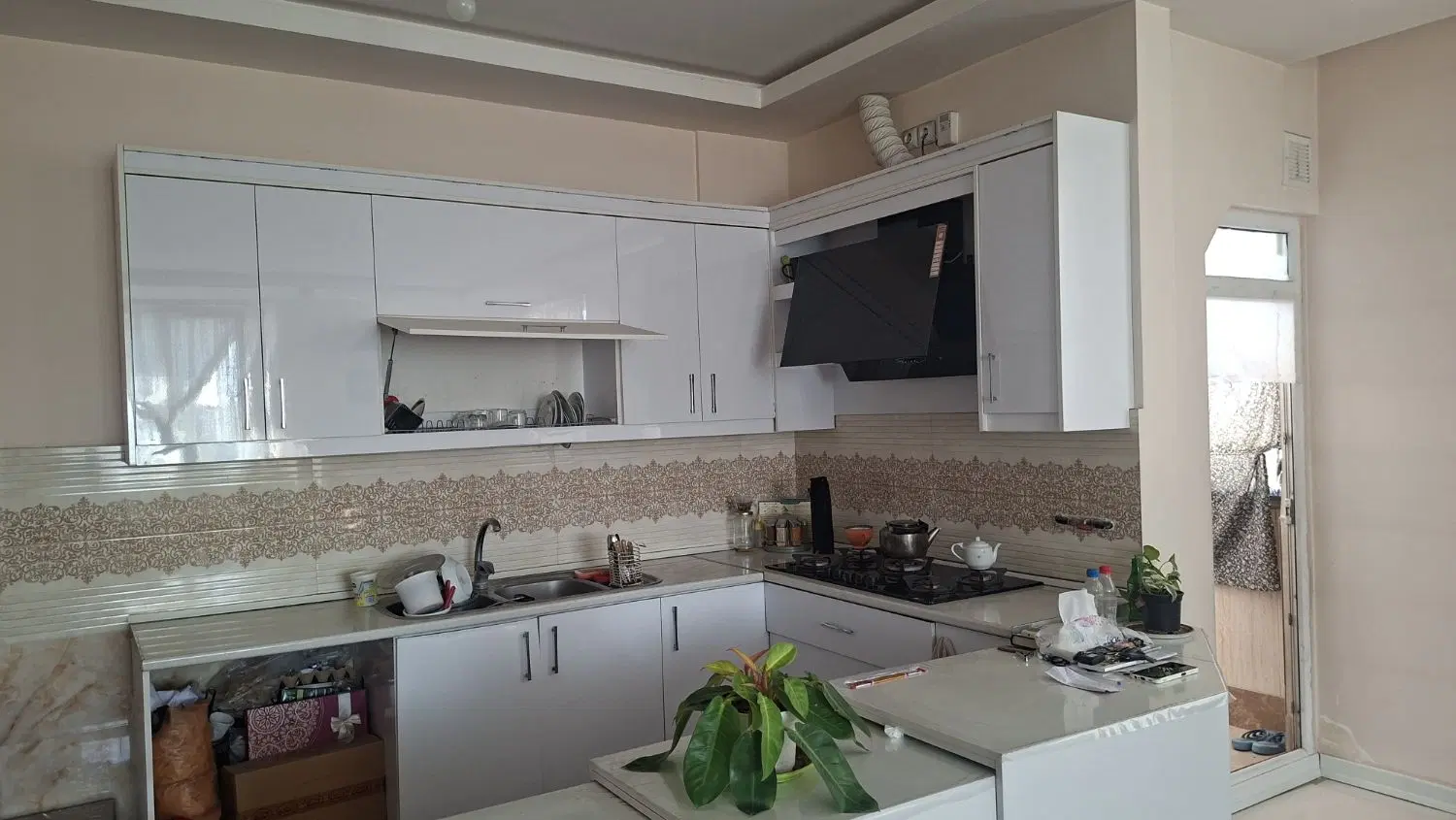 ۸۳ متر فول اول اندیشه بی واسطه