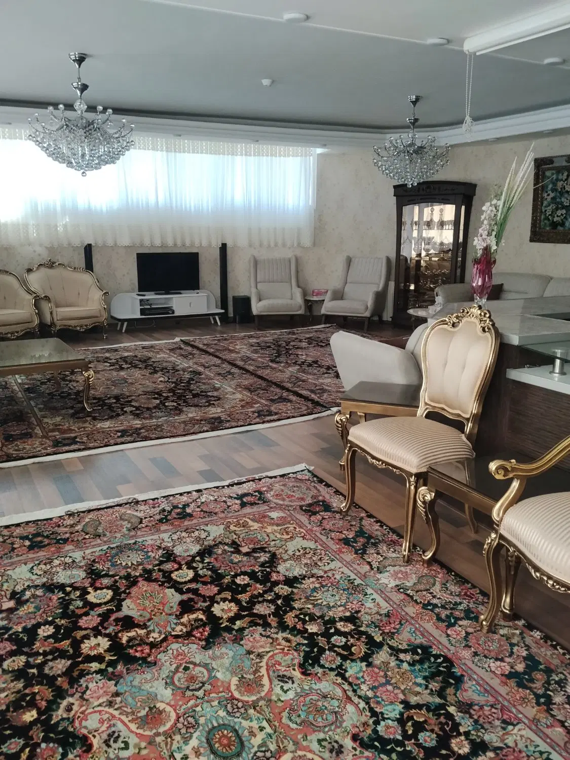 واحد 167متری دو نبش اشکان