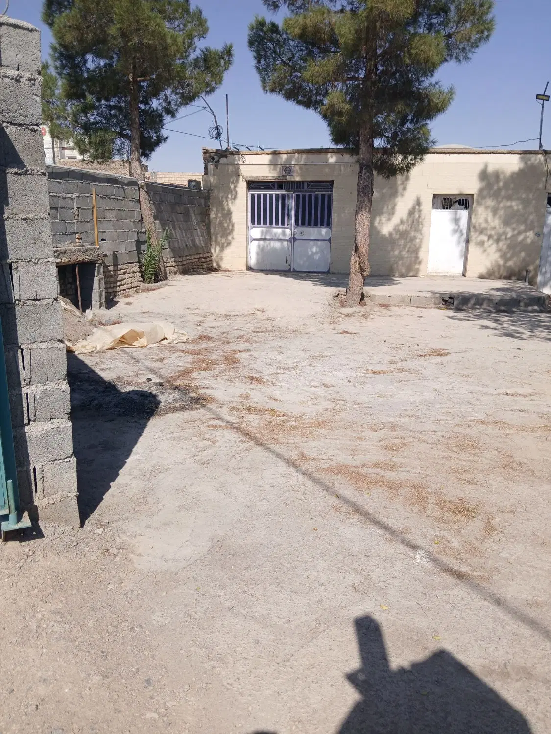 ملک فروشی