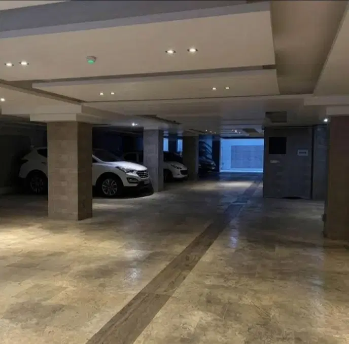 فروش آپارتمان سه خواب در اوایل پیروزی