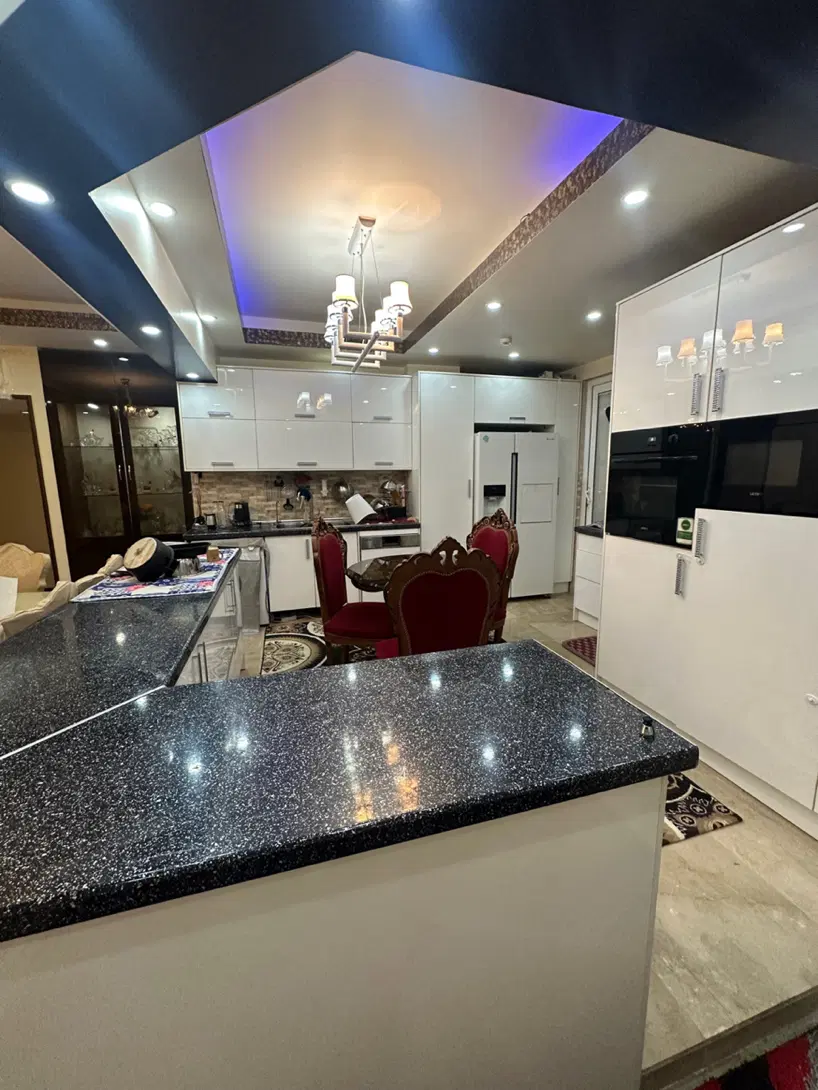 آپارتمان ۱۱۰ متر دو خواب گلستان املاک سازه