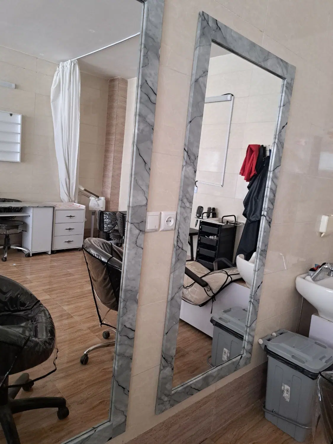 فروش مغازه ۴۰ متری فعلا آرایشگاه هست
