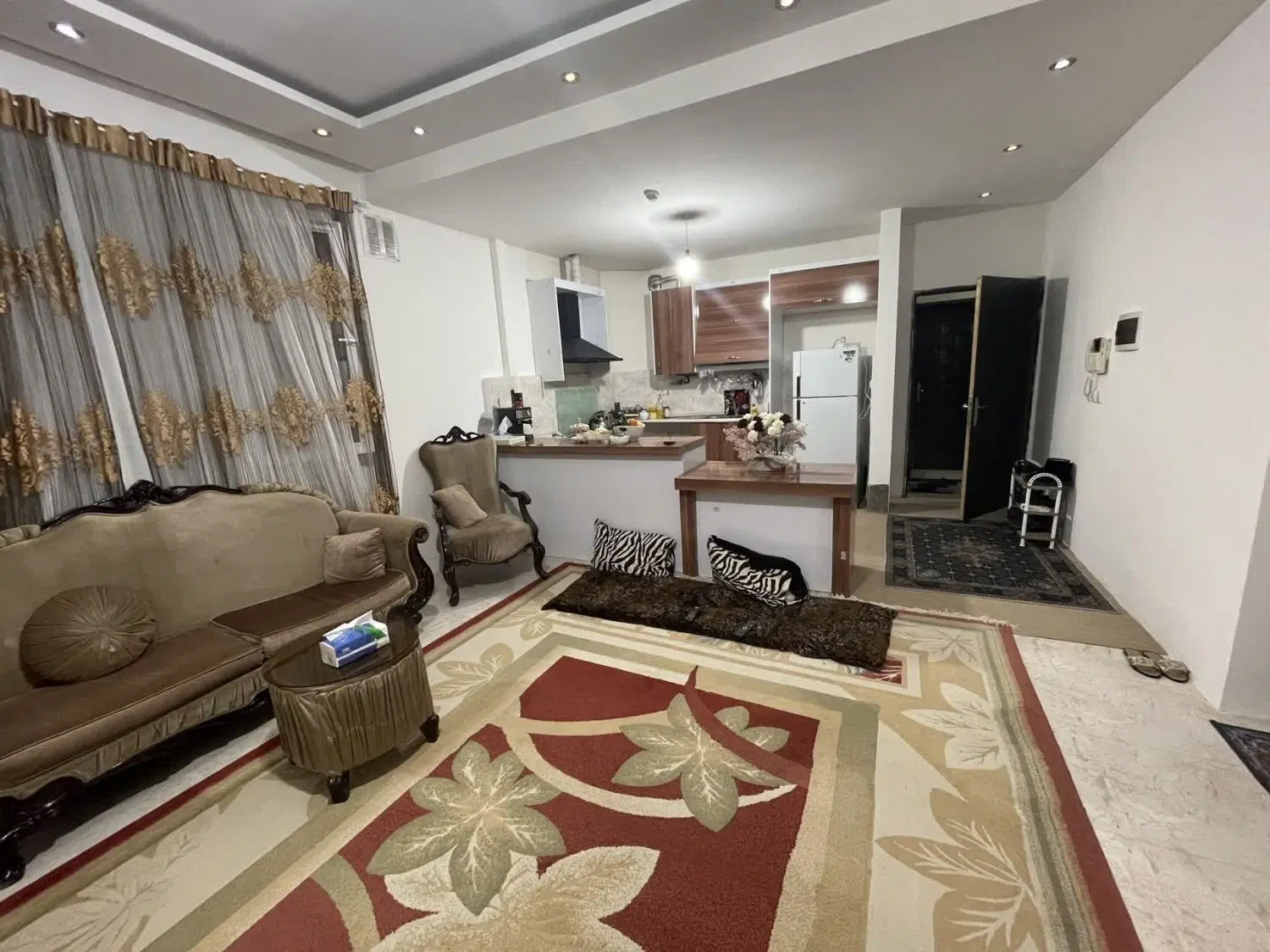 ۸۰متر طبقه اول اندیشه ۹۵