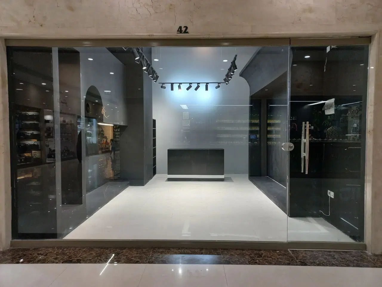 اجاره مغازه ۲۶ متری در مجتمع مهر کوهسنگی