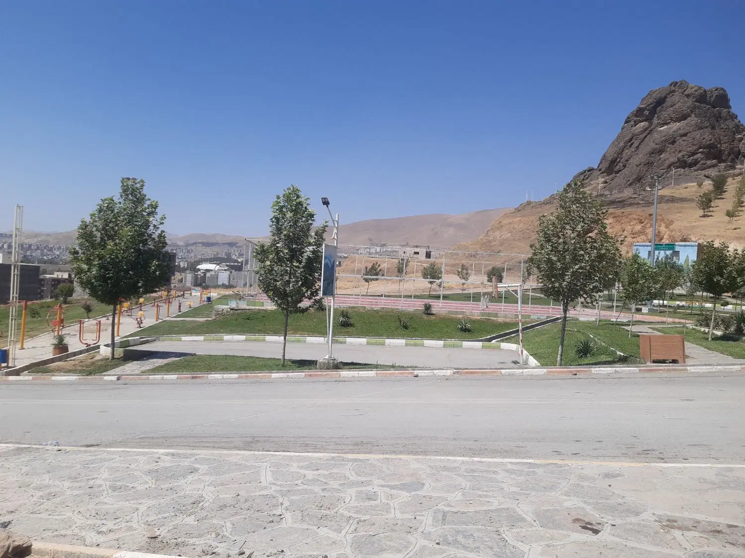 زمین سه نبش بلوار نظام مهندسی