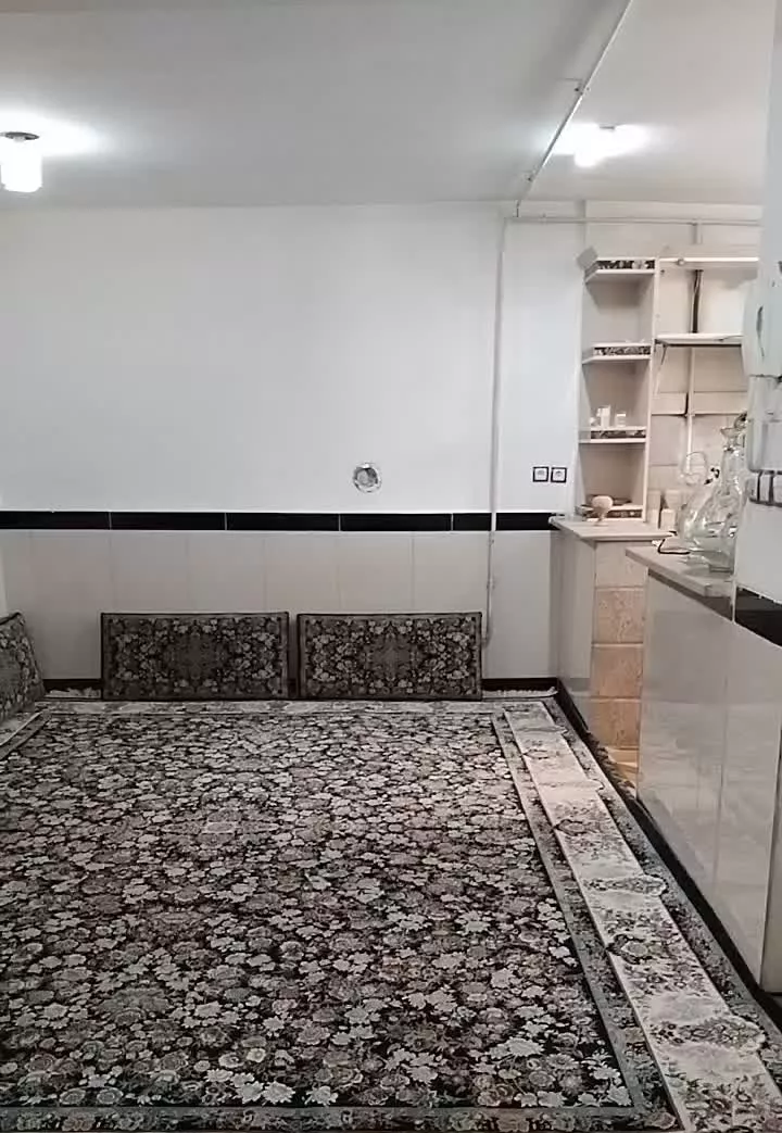 ۸۳متر_ خانه ویلایی _مناسب سرمایه گذاری