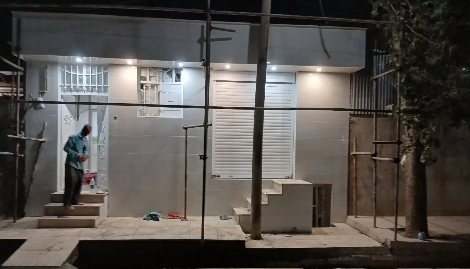 ساختمان مسکونی تجاری