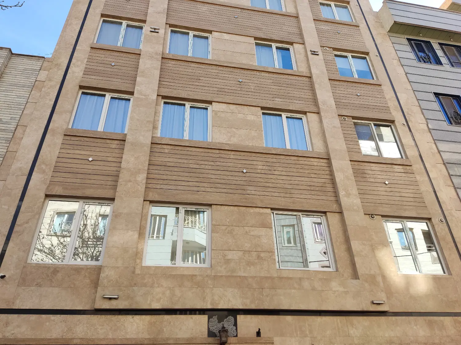 ۵۵ متر با آسانسور و انباری در احمد حسینی