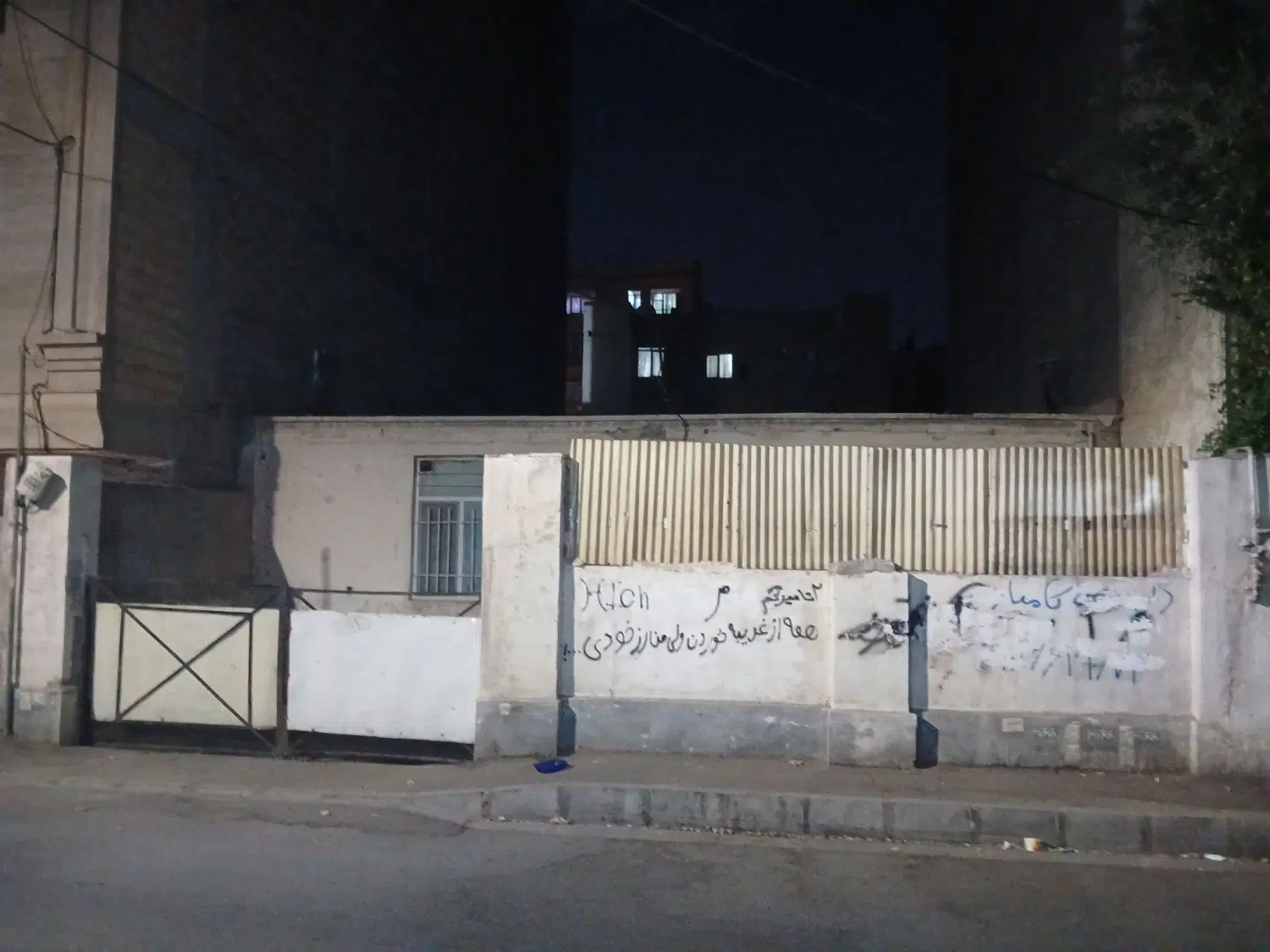 250متر ویلایی با بر 10 جنوبی سندار