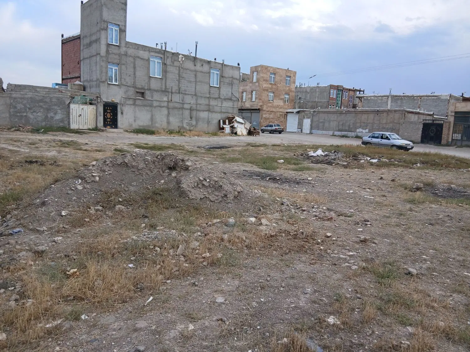 زمین در گلمغان