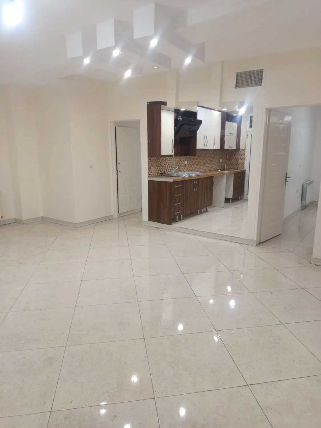 ۷۸ متر دو خواب_ فول امکانات_ مقربی