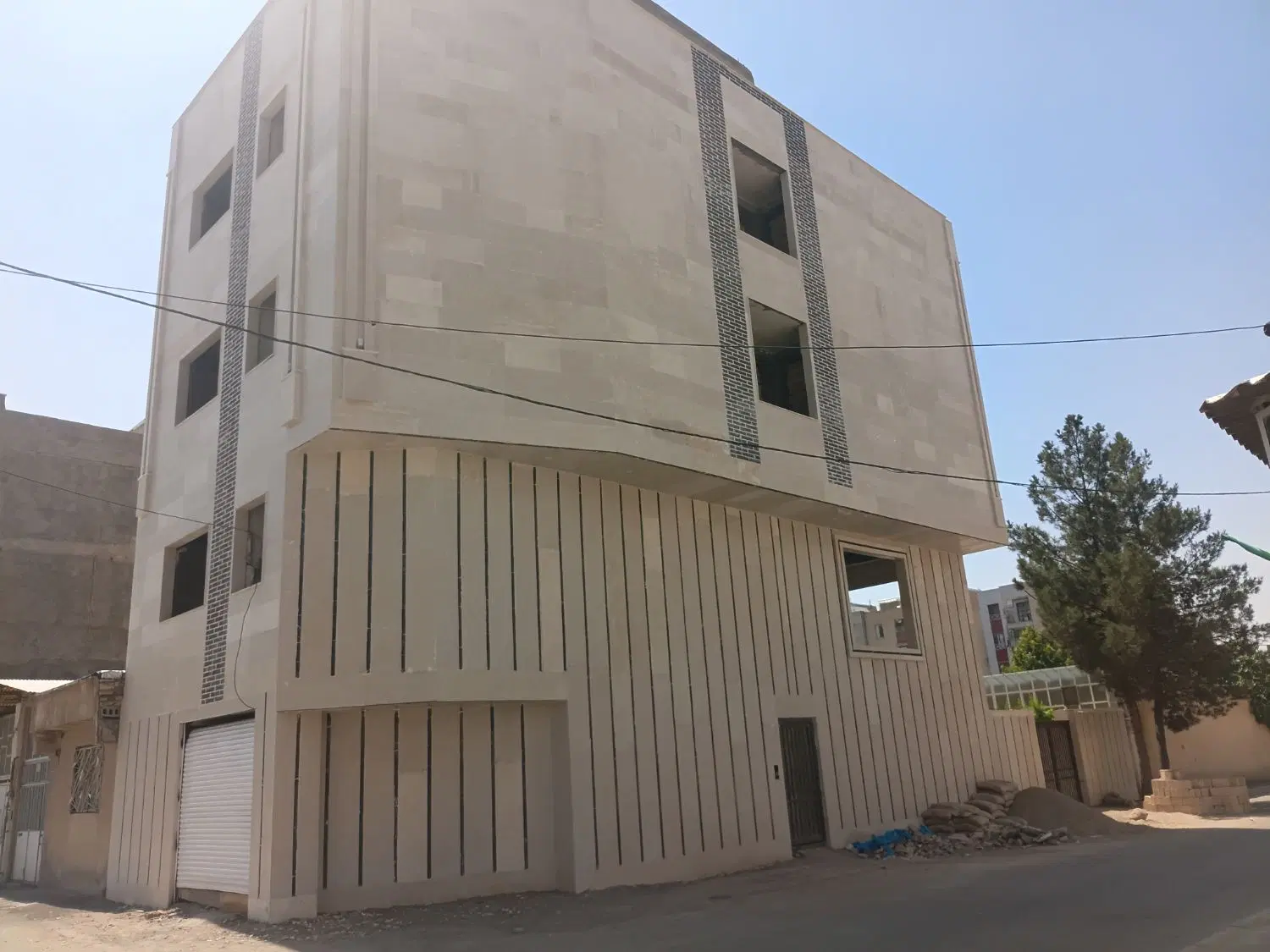 روبروی شهرداری زیباشهر سه بحر