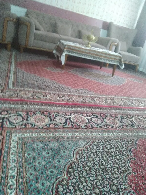 یک واحد ۱۰۰متری طبقه دوم اجاره داده میشود