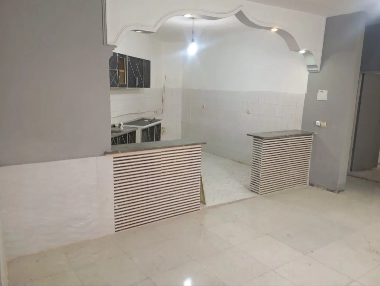 اجاره 85 متر 2 خوابه همکف فرگاز گلستان 15 تک واحد