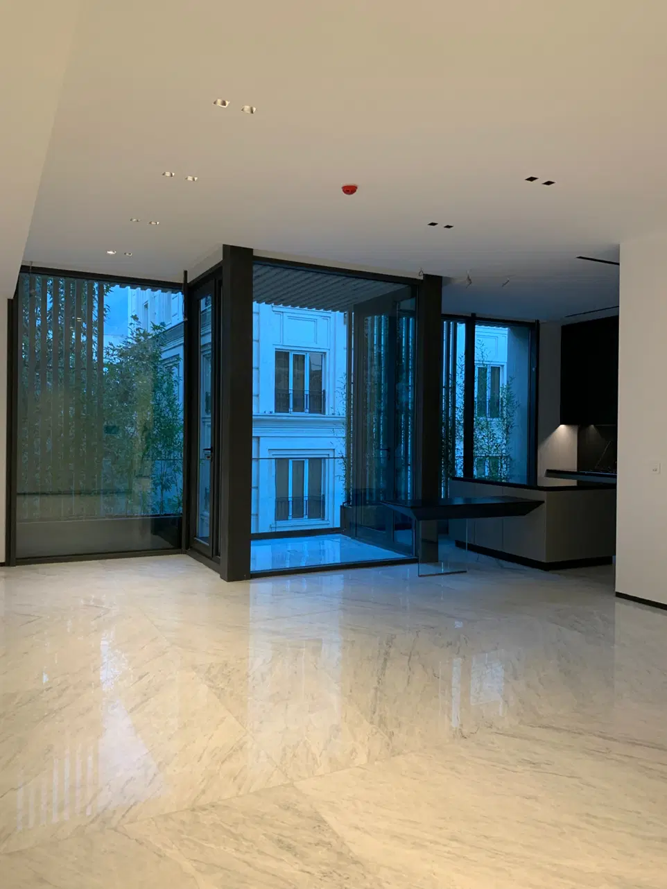 ۲۹۰متر_مدرن_سوپرلاکچری_تاپ لوکیشن زعفرانیه