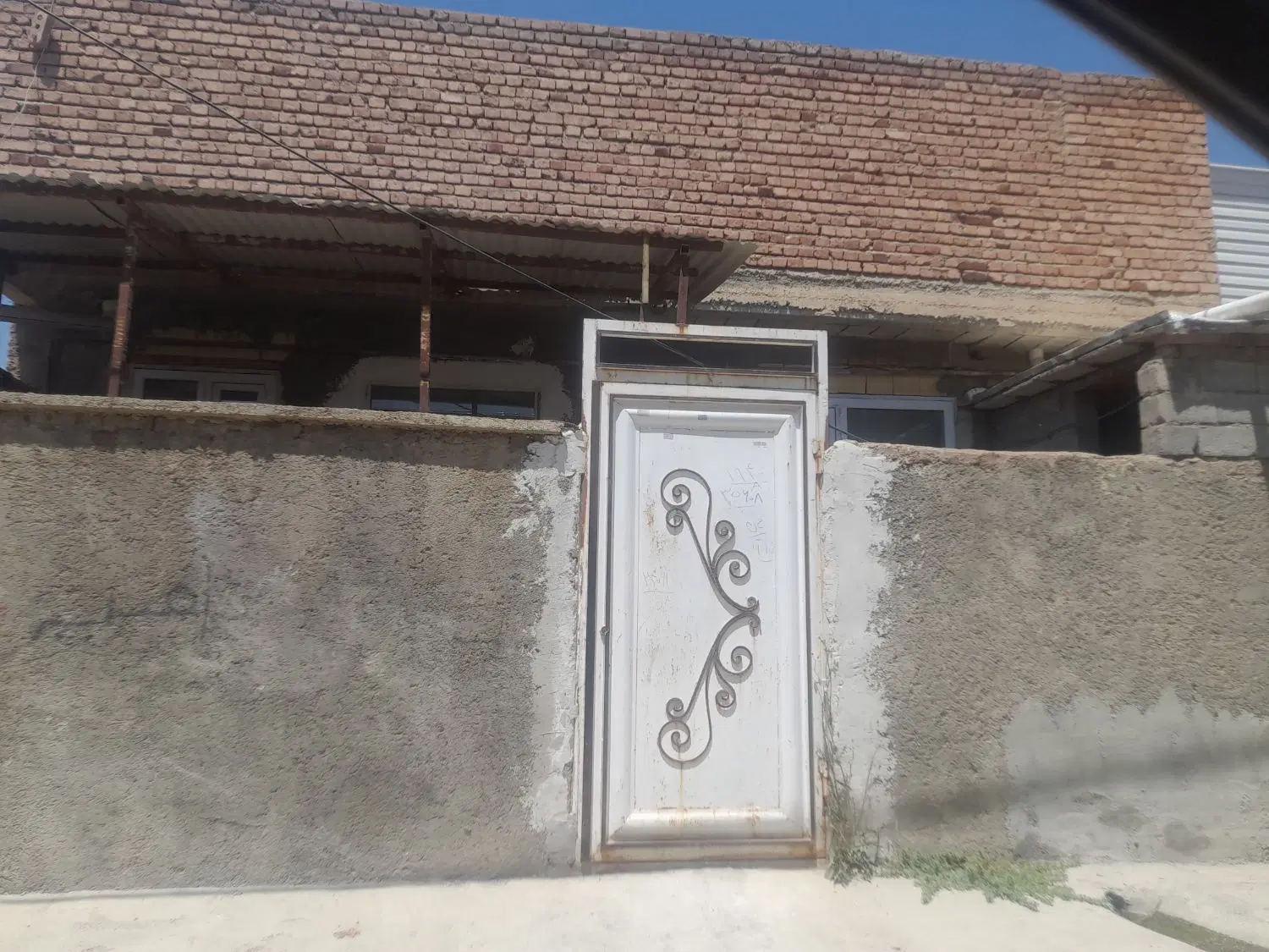 یک باب منزل مسکونی در گوزه گران به اجاره داده