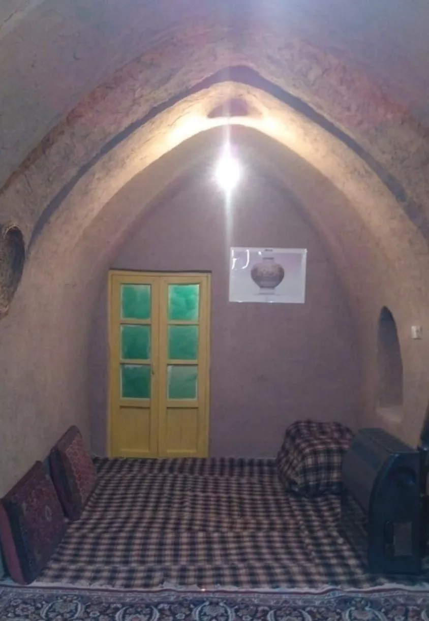 اقامتگاه بومگردی آقبلاق ( سوئیت باغ)