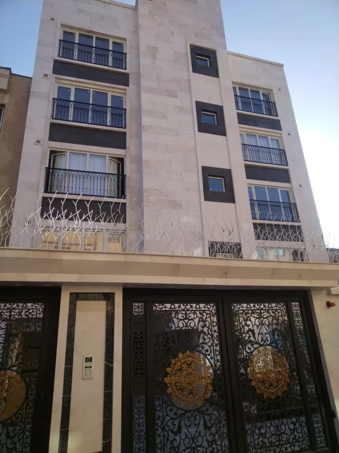 فروش آپارتمان 121 متری نوساز
