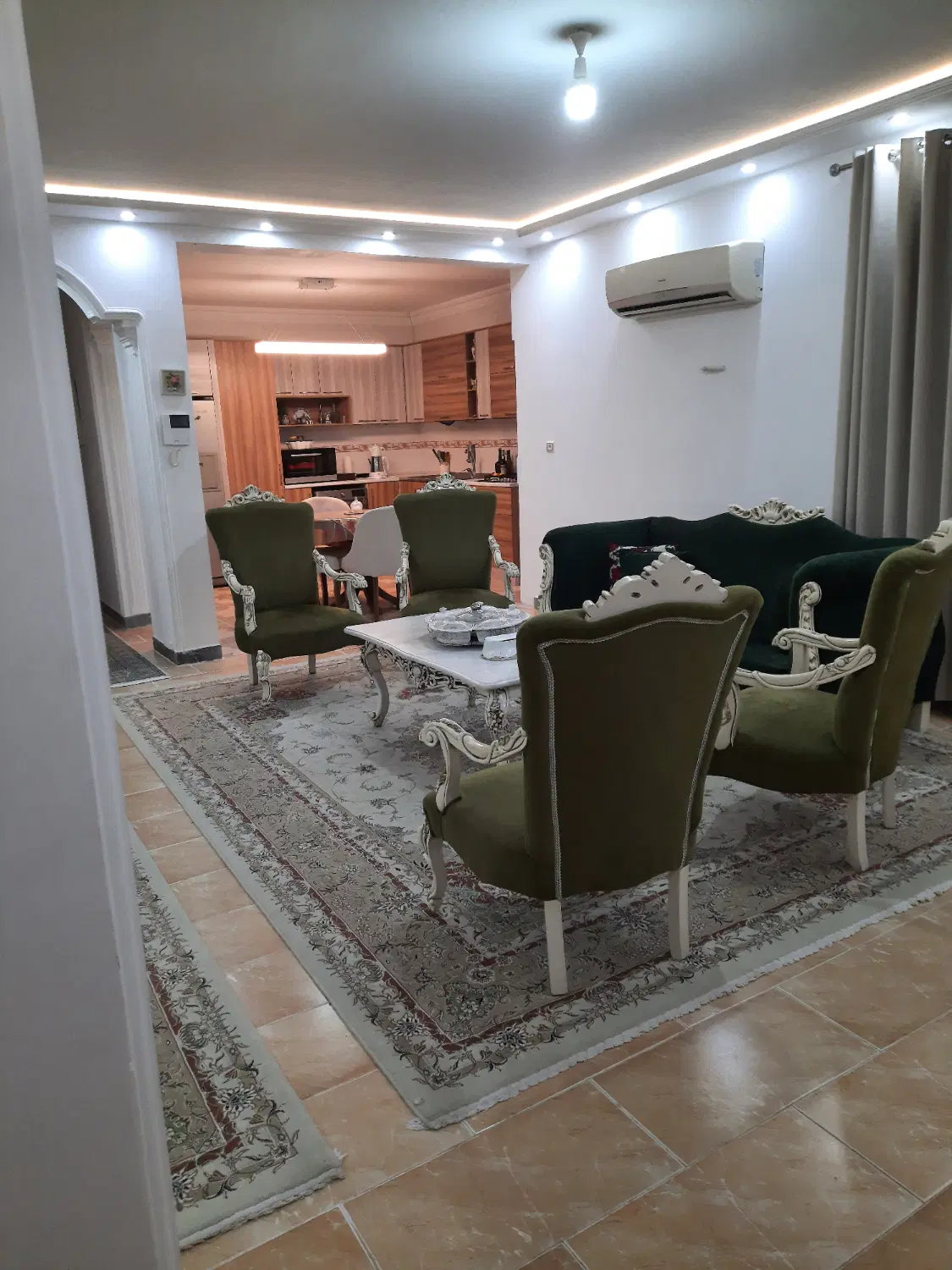 ویلایی دوطبقه مبله در بلوارمنفرد نیاکی