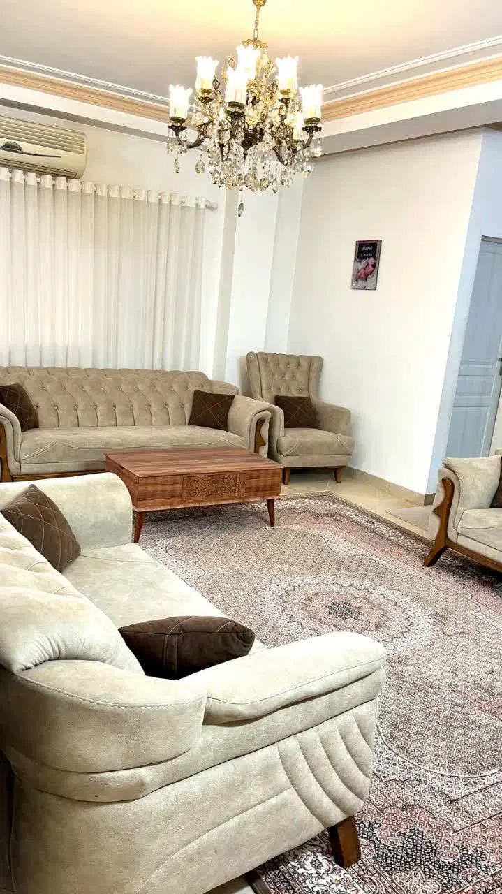 آپارتمان طبقه سوم کوی طبیعت