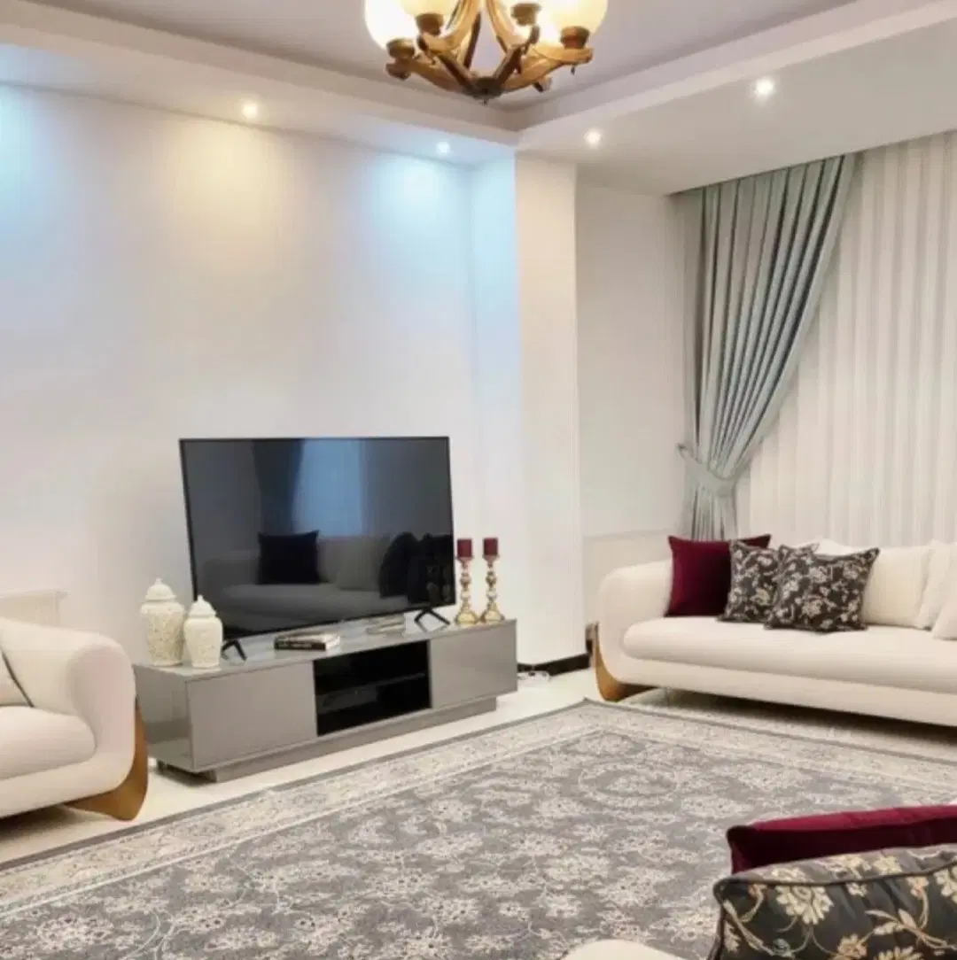 فروش یک واحد تمیز با نورگیر خوب