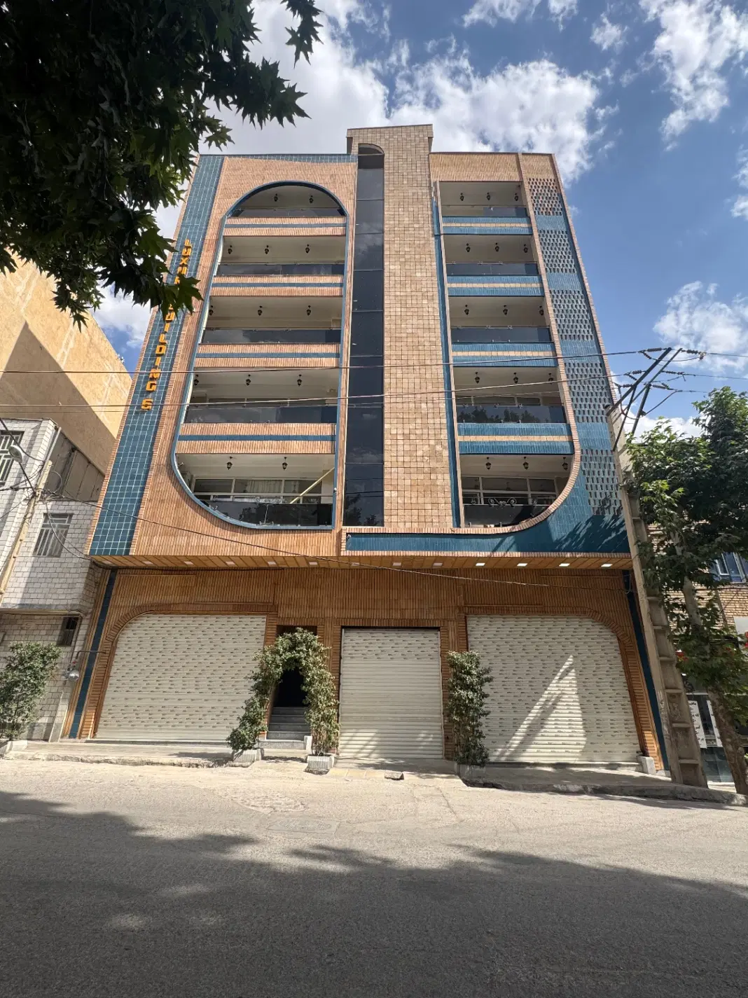 مغازه ۱۷۰ متر نوساز، بر اصلی خیابان ناصرخسرو