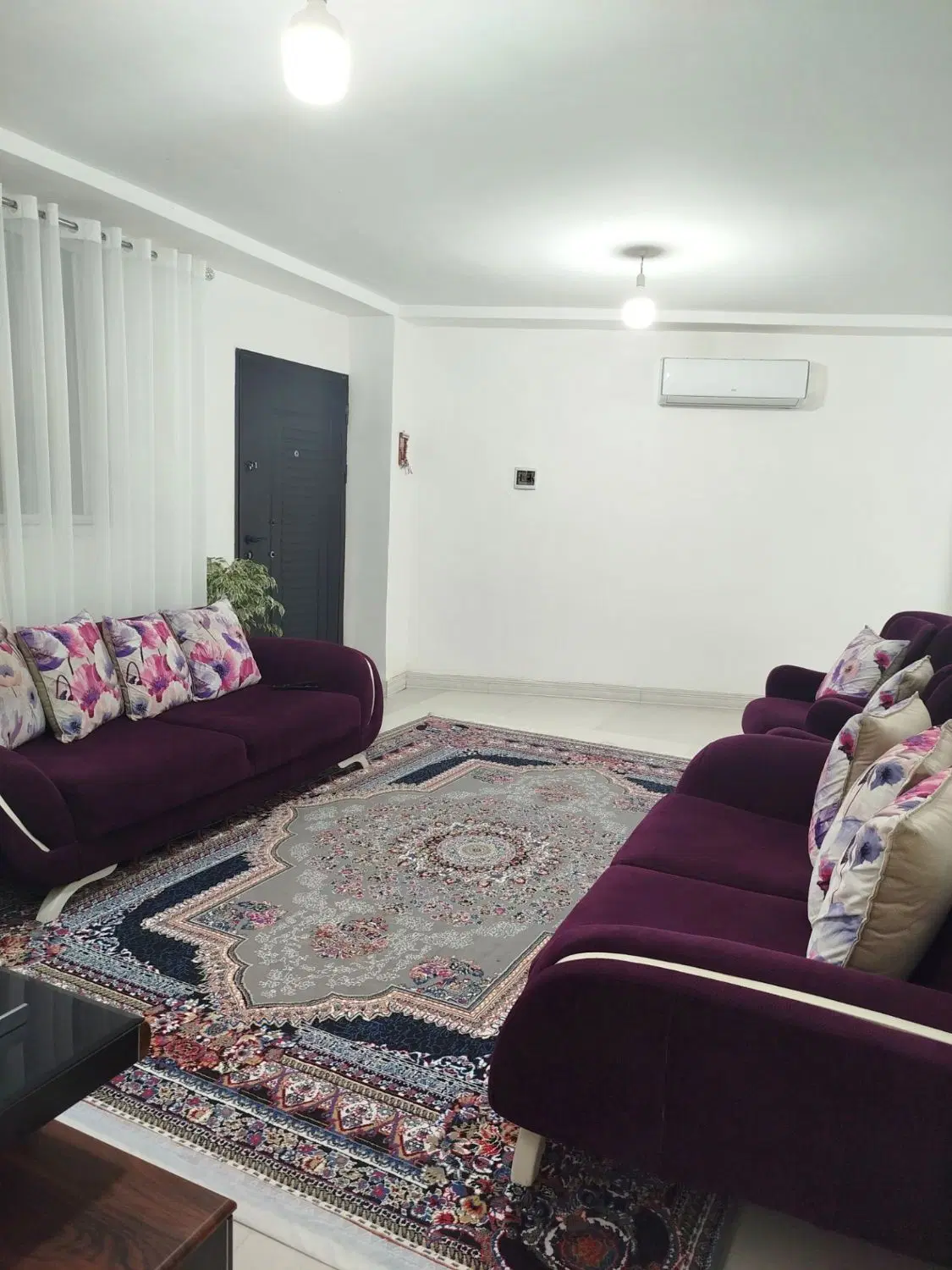 ویلایی حیاط دار