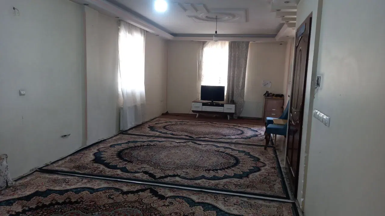 واحد ۹۵ متری یک خواب و نیم(اتاق خیلی کوچک )