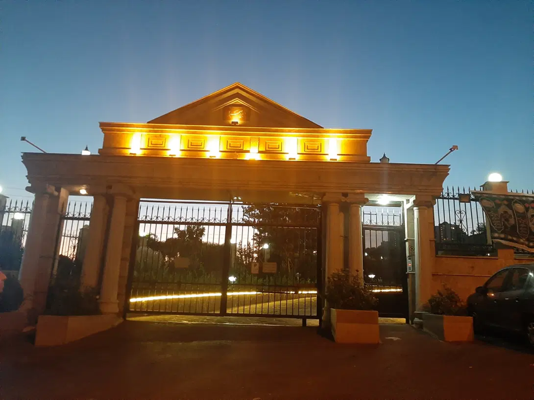 ۴۰۰متر_چاردیواری_سنددار_گلزار