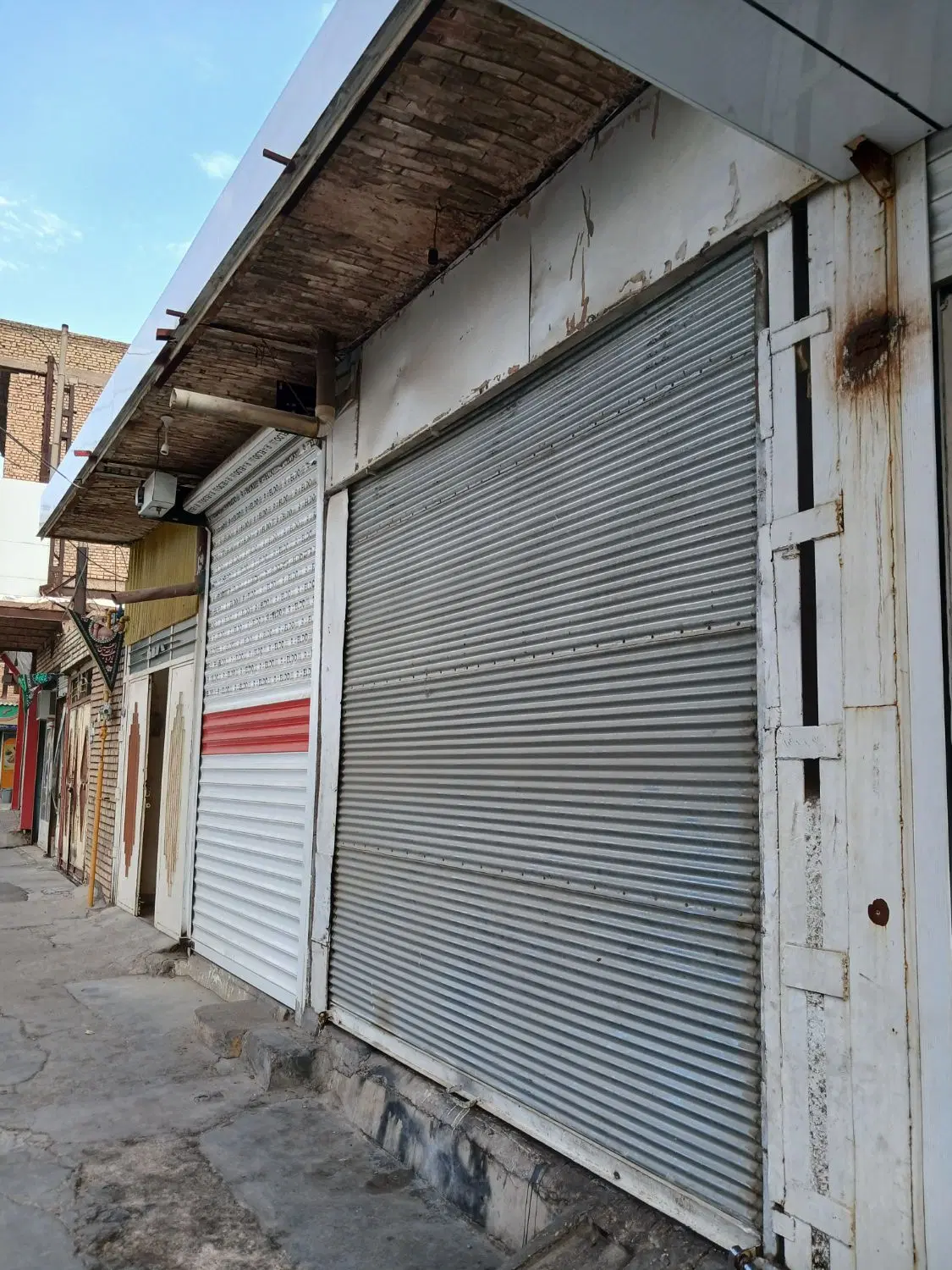یک دهنه مغازه