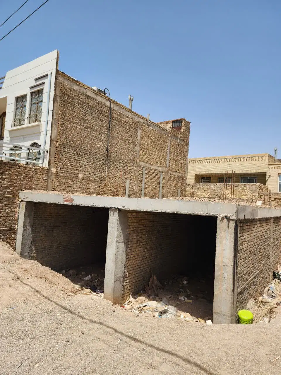 ساختمان نیمه ساز