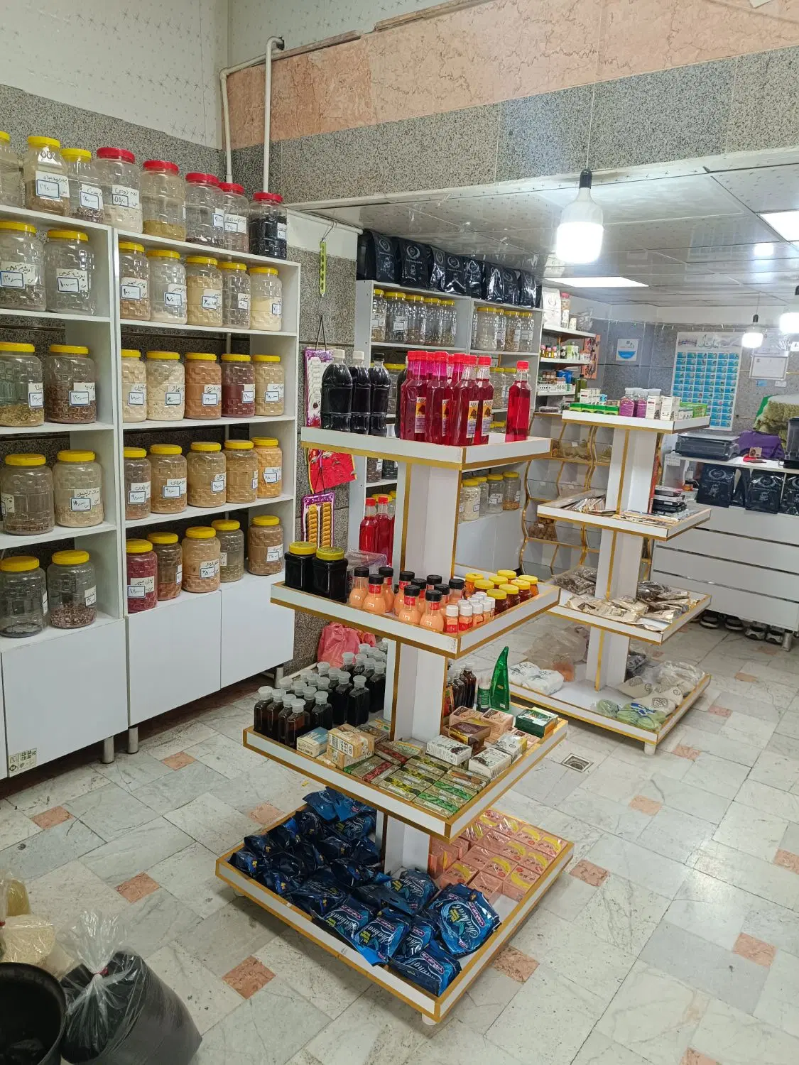 عطاری واگذاری و فروشه یکجا اجناس و دکور
