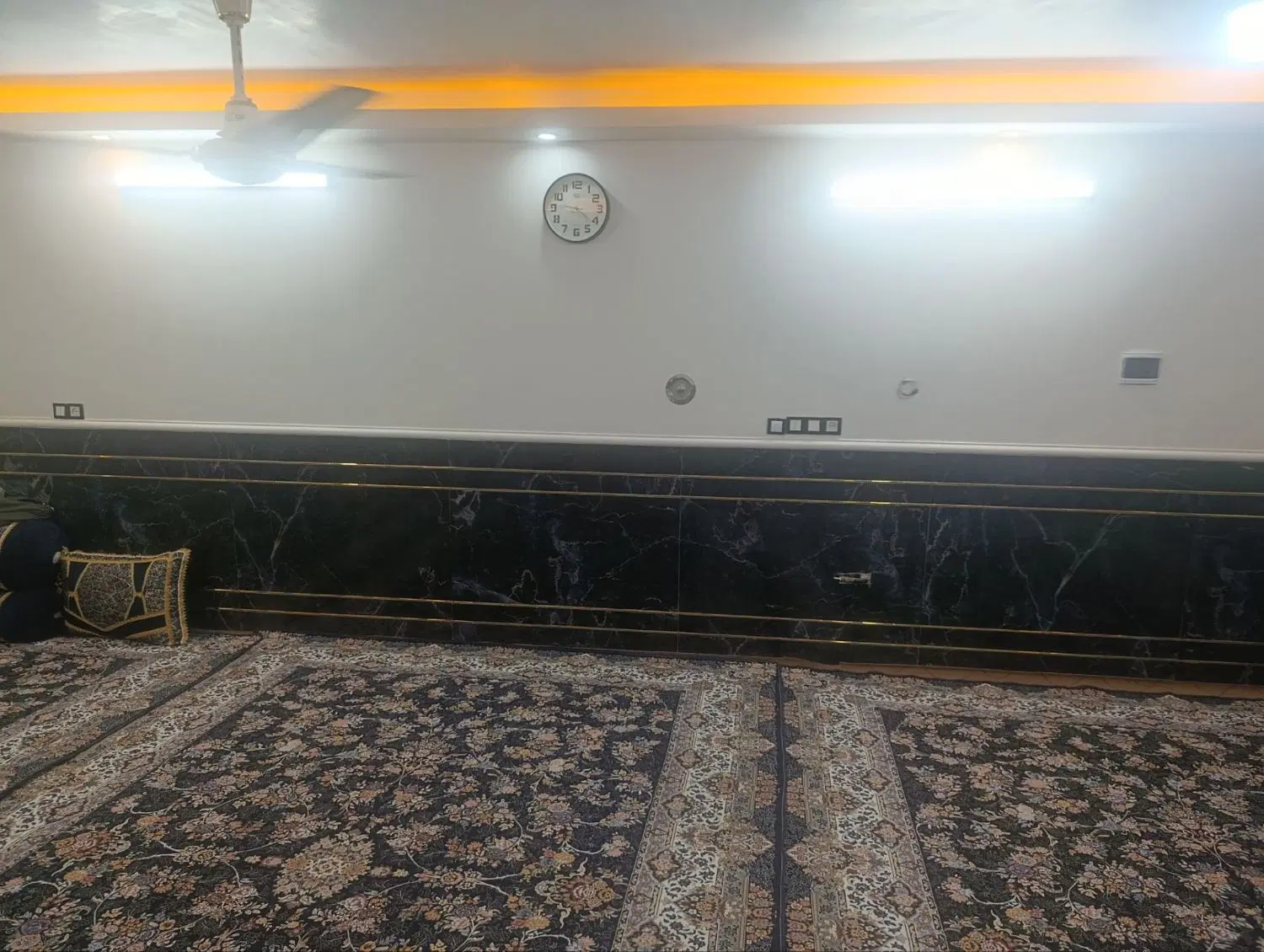 خانه دو طبق نوساز حدفاصل کشاورز ۱۱ و۱۳ جهت معاوضه