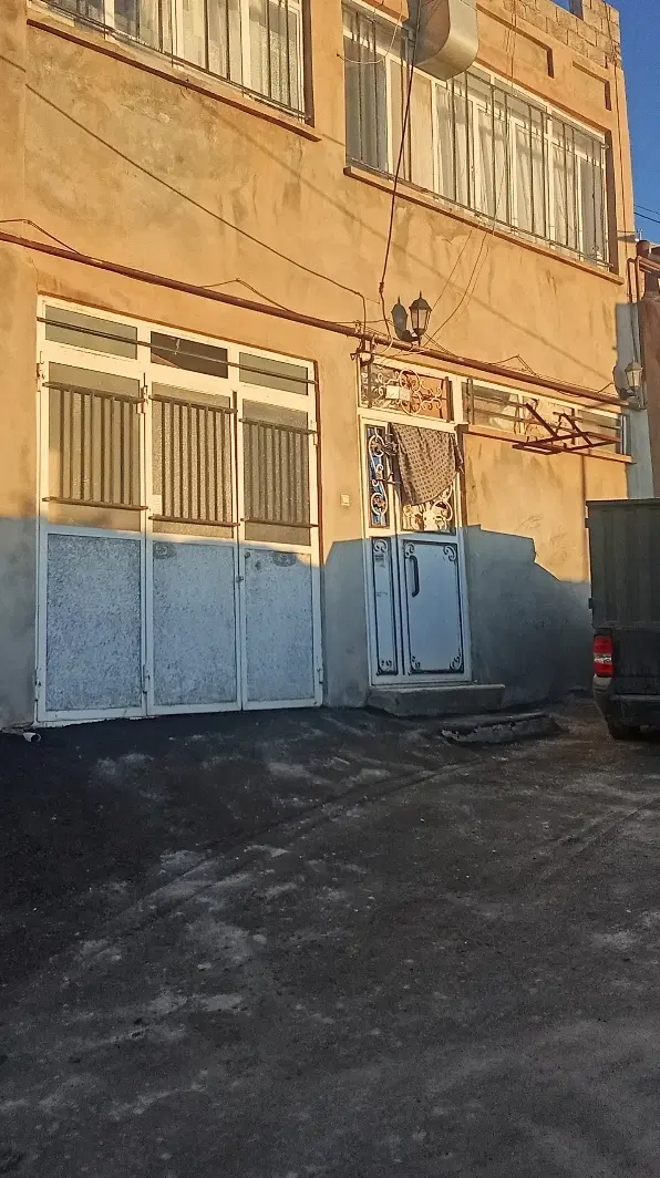 معاوضه ساختمان دو سرویس با خانه کوچک تر و خودرو