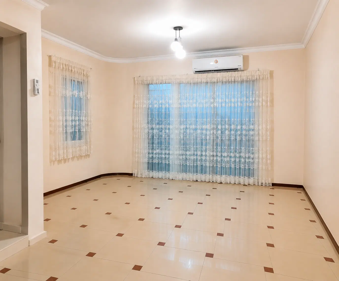 ویلایی حیاط دار بهترین لوکیشن