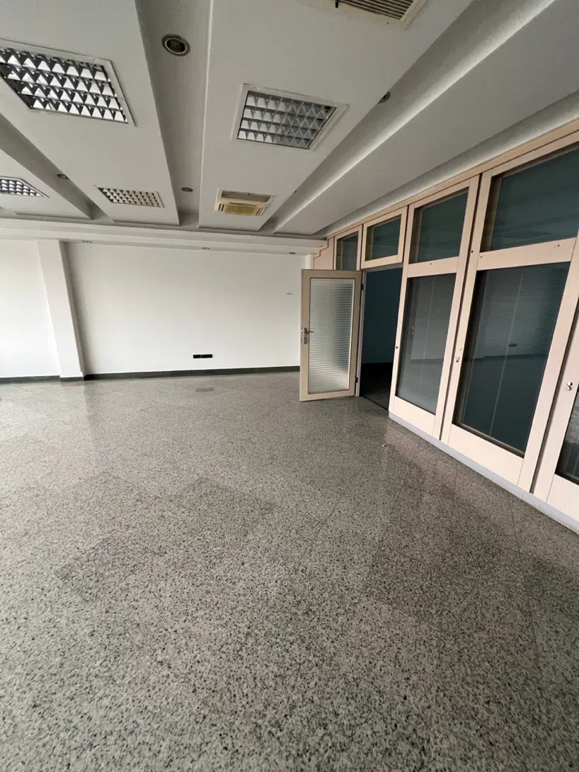 فروش تجاری بر خیابان آیت الله کاشانی