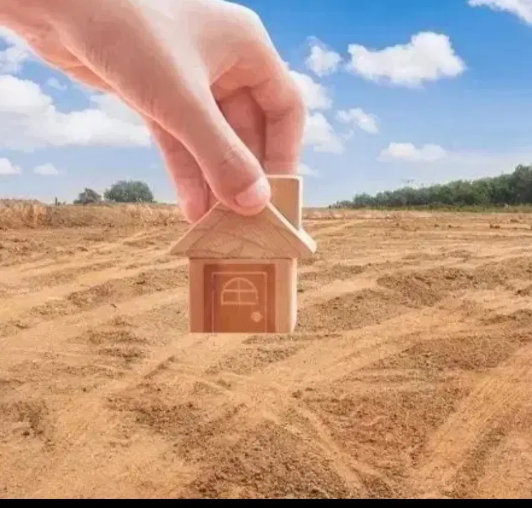 زمین اوچتپه دونبش هردو کوچه ۸متری ۱۱۱متر