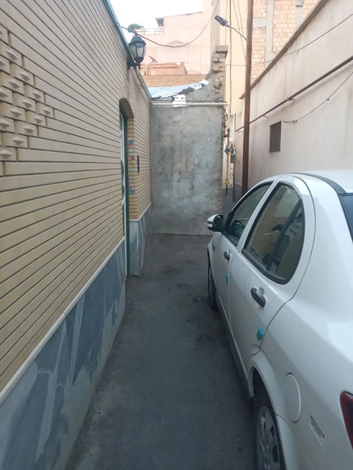 حیاط در مارالان