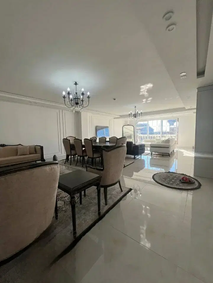 فروش ۲۰۰ متری تاپ‌لوکیشن