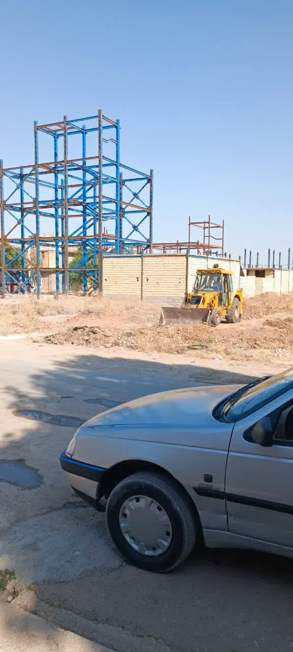 یک قطعه زمین در خیابان زاگرس