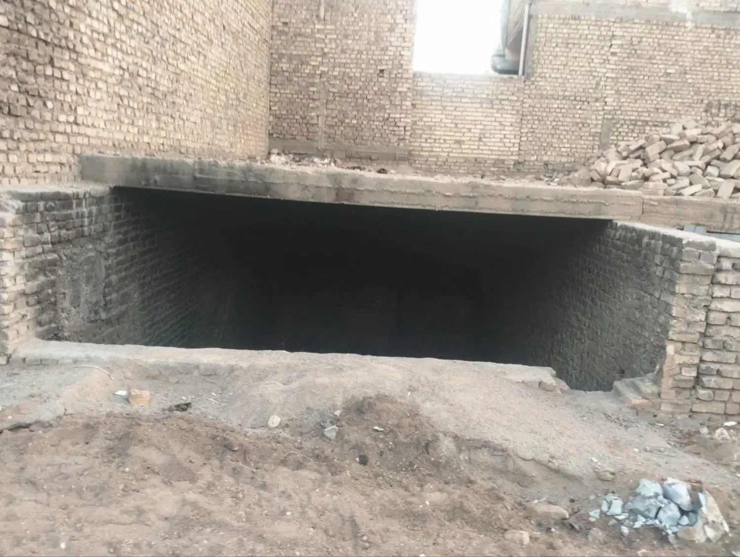 زمین سقف خورده